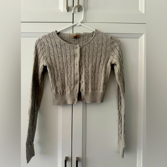 Harlow Gray Cable Knit Cropped Cardigan Sweater - Picture 1 of 5